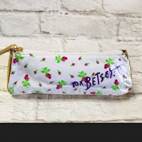 Betsey Johnson Handbags - Betsey Johnson XOXO roses small makeup case